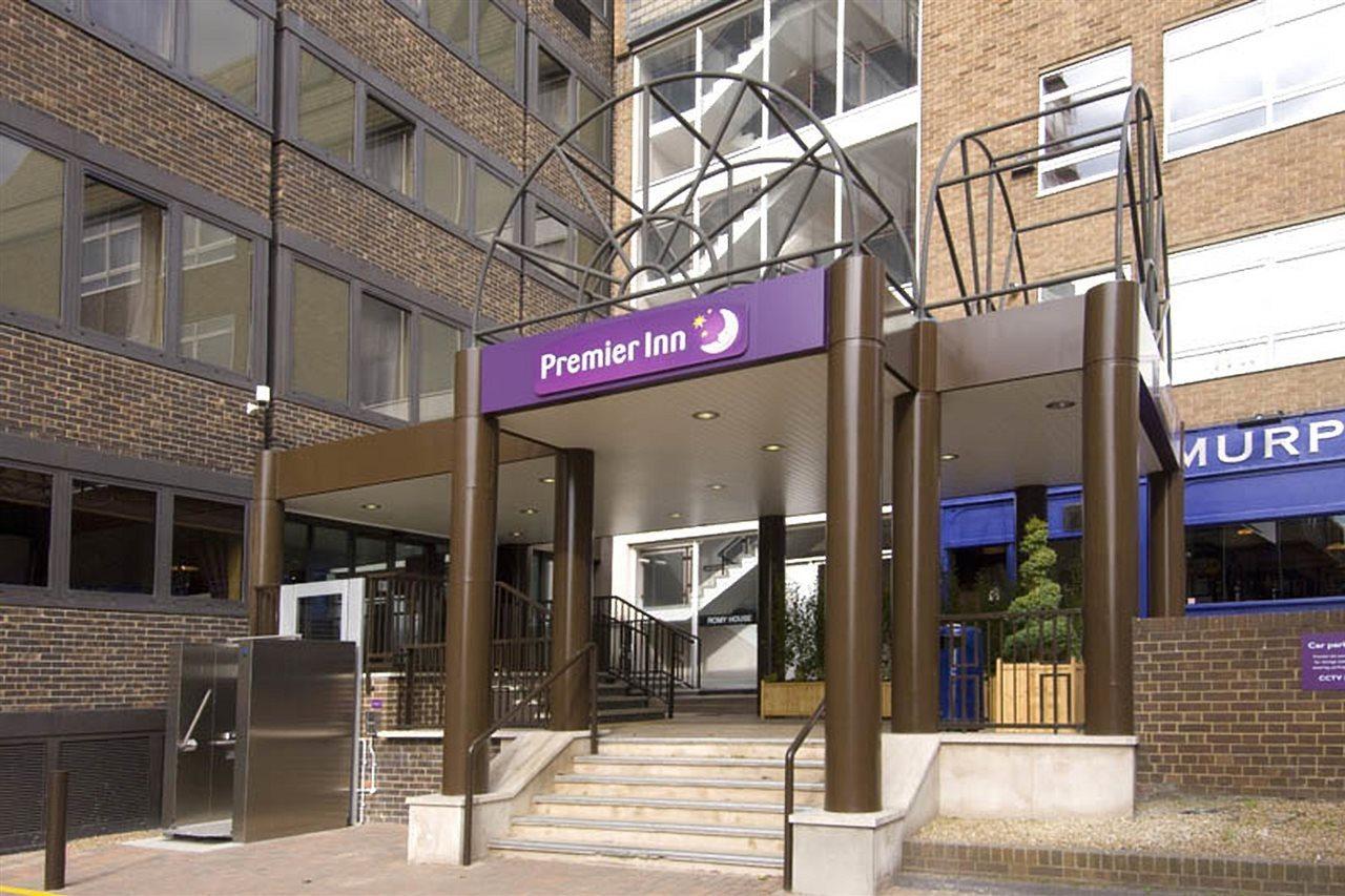 Premier Inn Brentwood Exterior foto