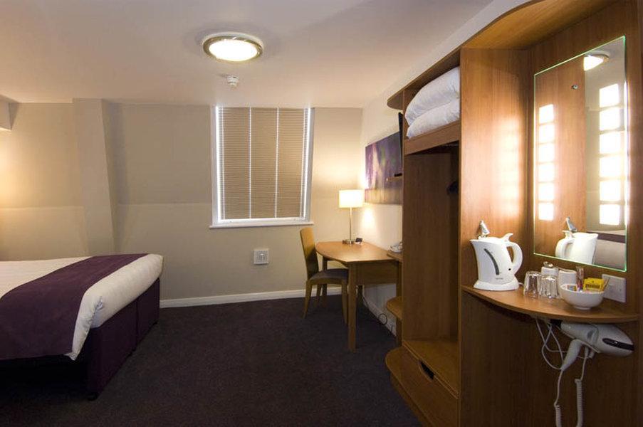 Premier Inn Brentwood Exterior foto