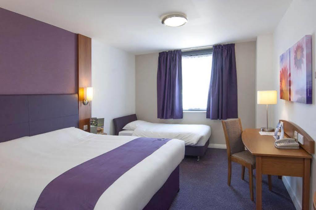 Premier Inn Brentwood Exterior foto