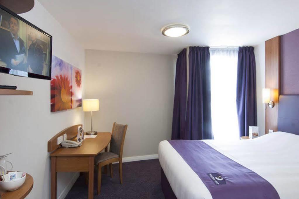 Premier Inn Brentwood Exterior foto